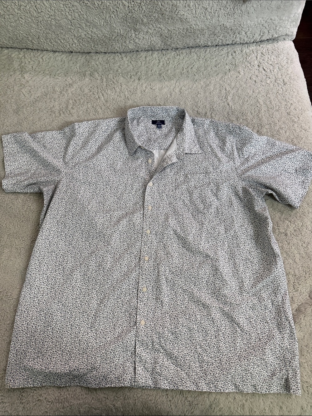 George Short-Sleeve Button-Down Shirt in White with Navy Microprint